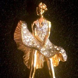 Vintage Marilyn Monroe pin! Rare! 1980s